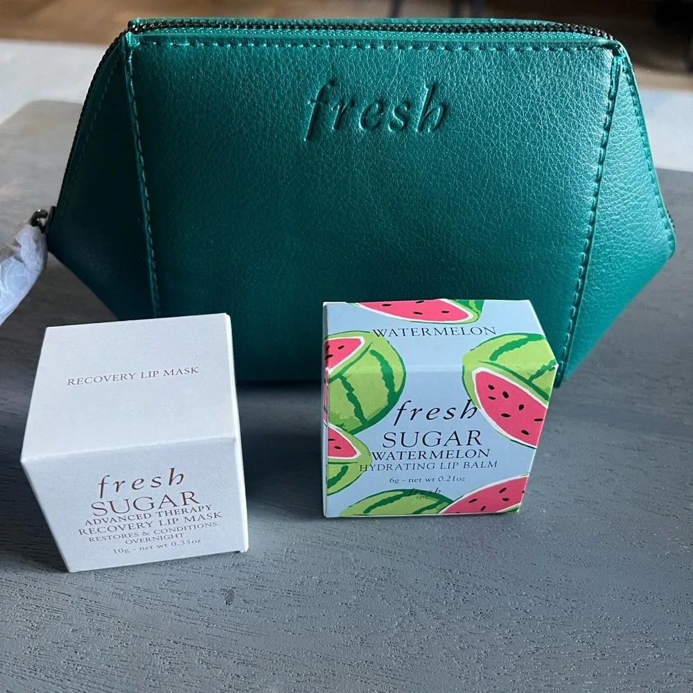 Fresh lip bundle sugar balm & sugar lip mask with cometic bag